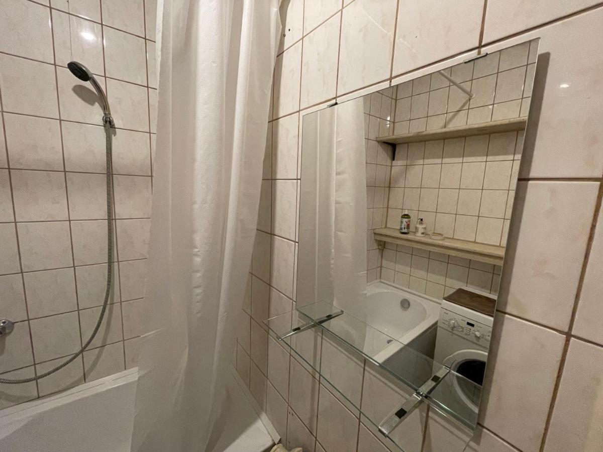 A Cozy Apartment With A Wonderful View Of The River In The Old Town Of Вилнюс Екстериор снимка