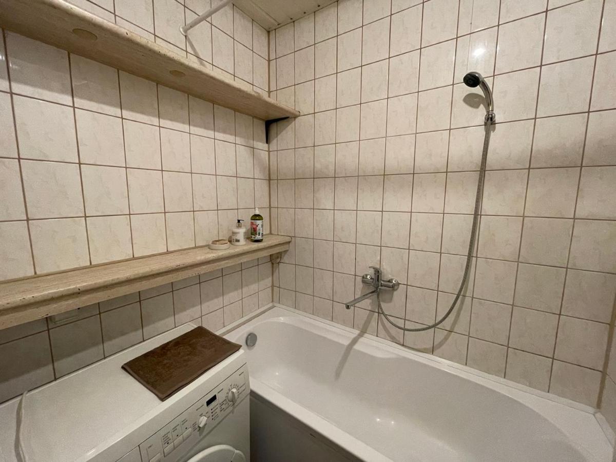A Cozy Apartment With A Wonderful View Of The River In The Old Town Of Вилнюс Екстериор снимка